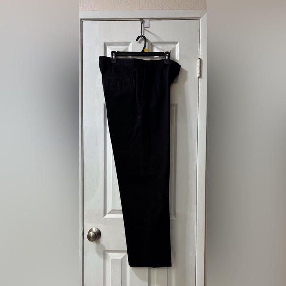 Kirkland Signature Men's Black Trousers 34 x 32 - Picture 1 of 4